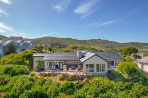 14 Fairlead Way, Pezula Golf Estate (4)